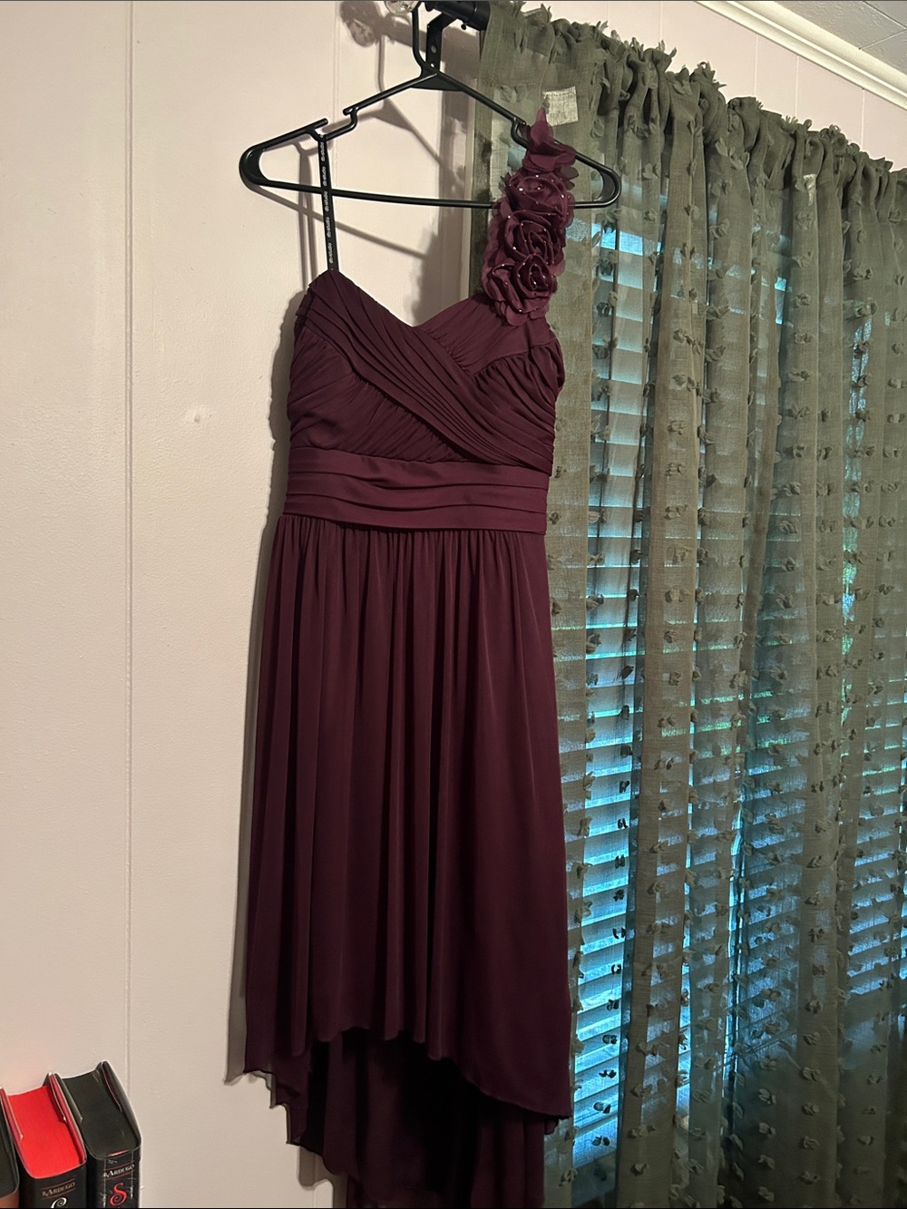 One-Shoulder Floral Strap Chiffon Dress in Deep Plum